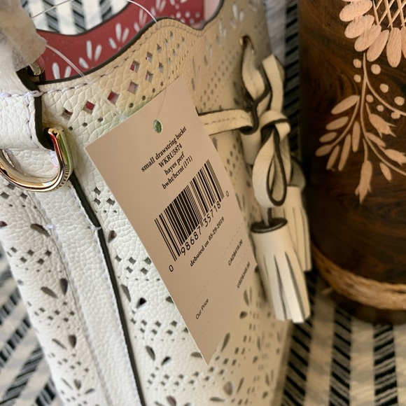 Kate spade small white drawstring bucket crossbody - Picture 5 of 8